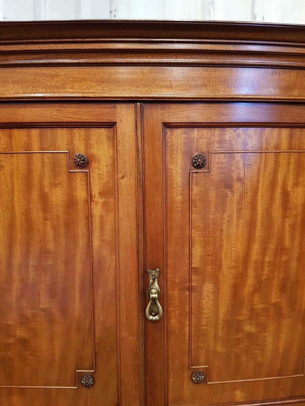 ANTIQUE EDWARDIAN MAHOGANY BOW FRONT LINEN CLOTHES PRESS C1900 View VI