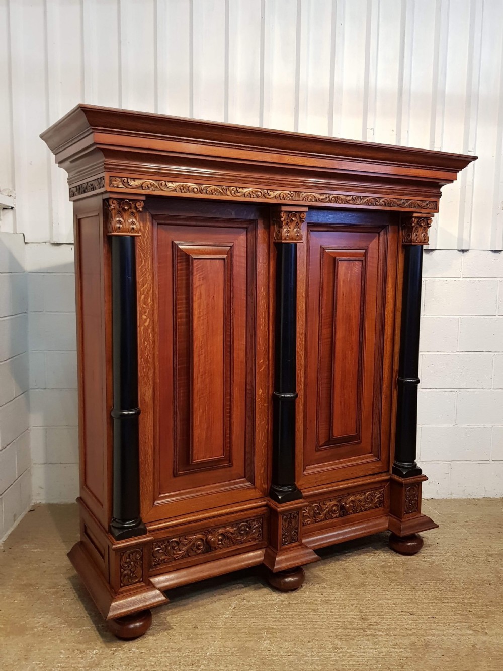 ANTIQUE FLEMISH CARVED OAK ARMOIRE C1900 View VIII