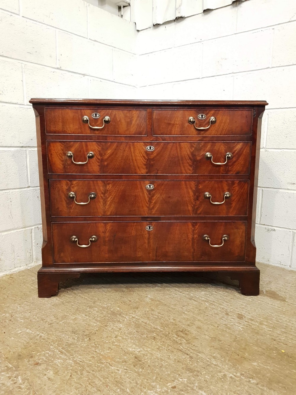 ANTIQUE 18TH CENTURY GEORGIAN PERIOD MAHOGANY CHEST OF DRAWERS C1780 View III