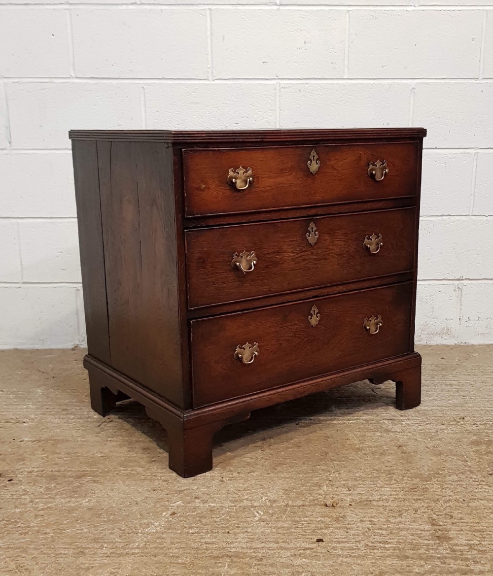 ANTIQUE 18TH CENTURY PERIOD COUNTRY OAK SMALL CHEST OF DRAWERS C1780 View V