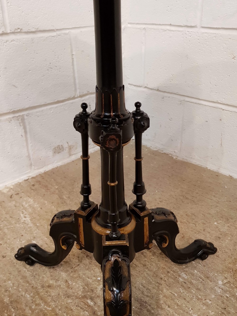 ANTIQUE VICTORIAN AESTHETIC  GLASS TOPPED GYPSY TABLE C1880 View II