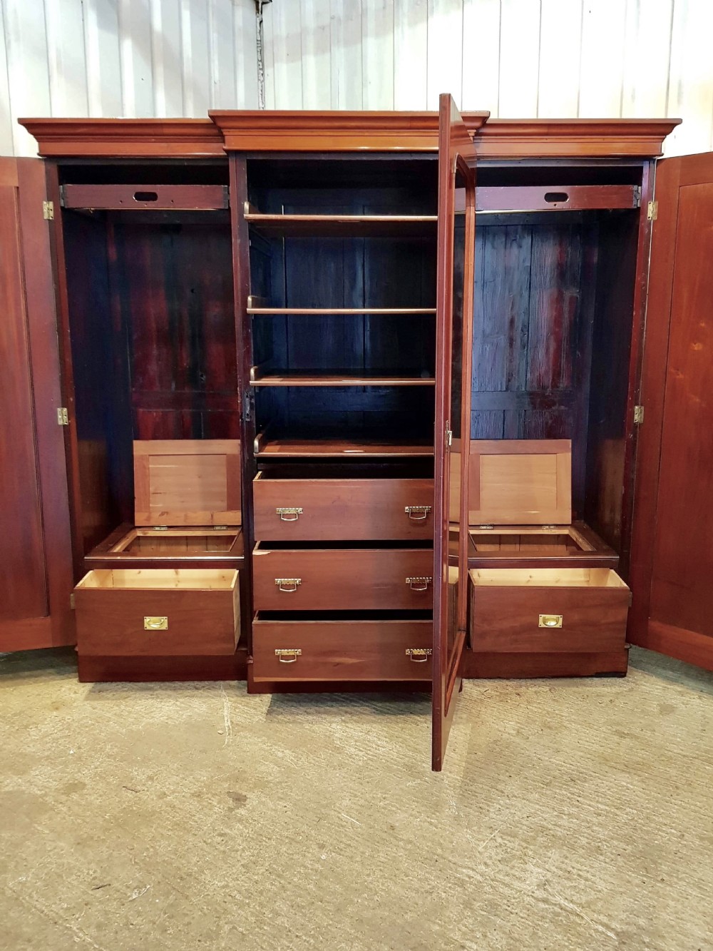 ANTIQUE VICTORIAN MAHOGANY TRIPLE BREAKFRONT WARDROBE COMPACTUM C18 View V