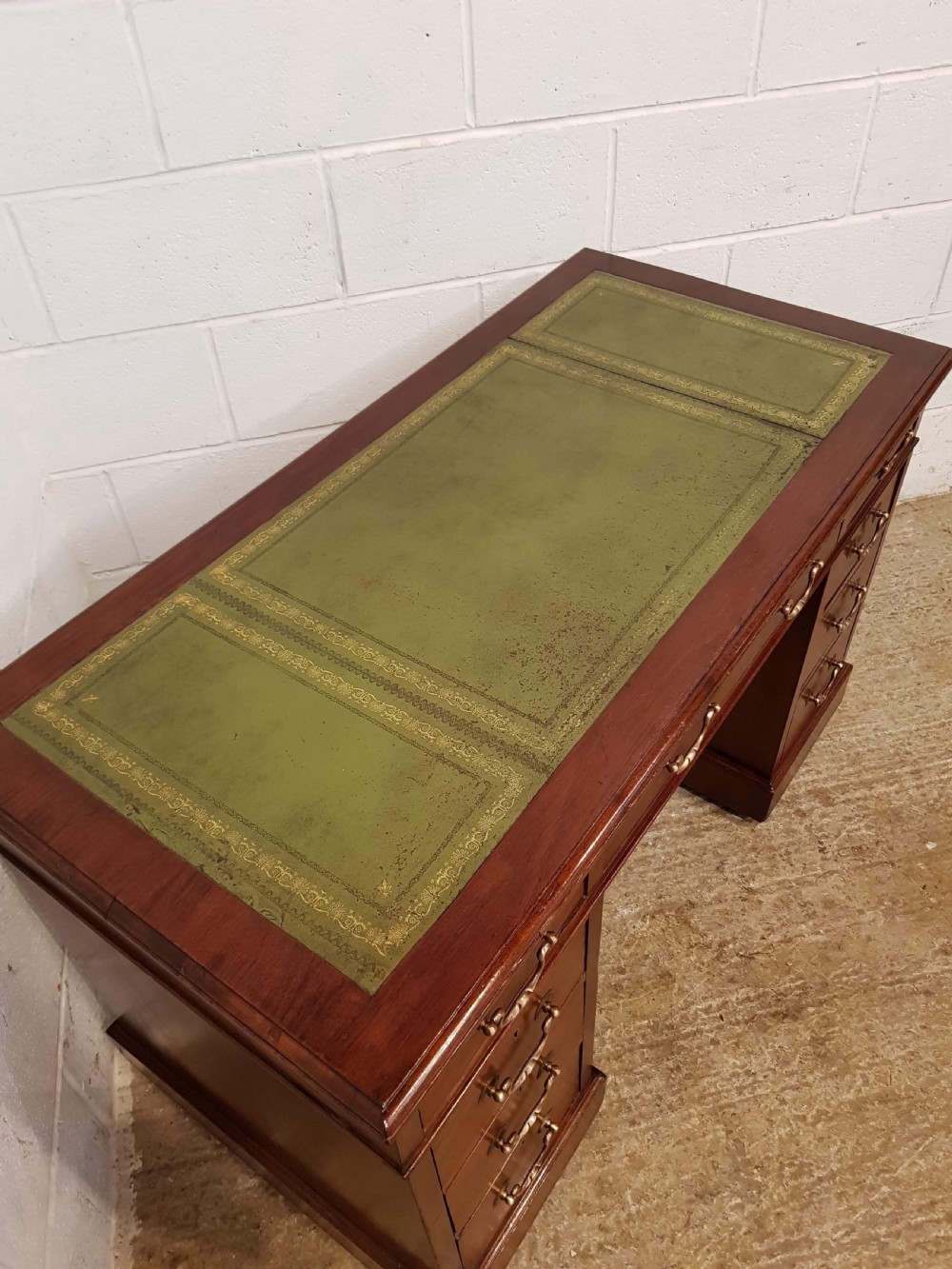 ANTIQUE LATE VICTORIAN MAHOGANY PEDESTAL DESK C1890 View IV