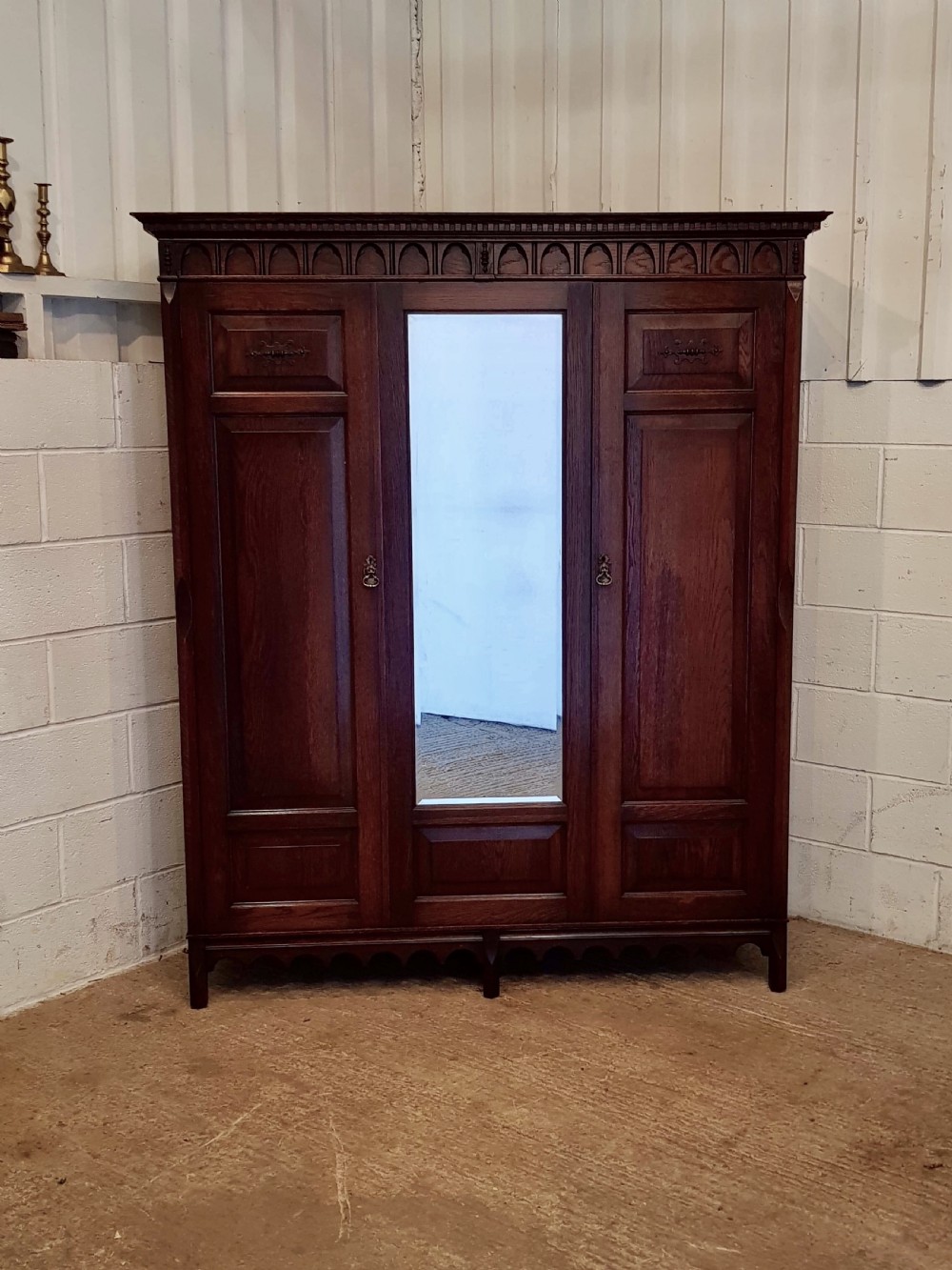 ANTIQUE EDWARDIAN OAK DOUBLE WARDROBE C1900 View IV