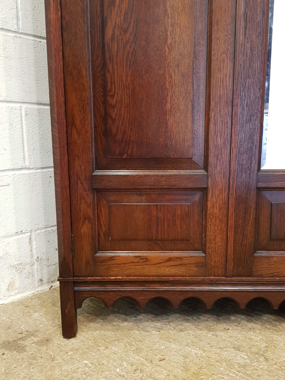 ANTIQUE EDWARDIAN OAK DOUBLE WARDROBE C1900 View V