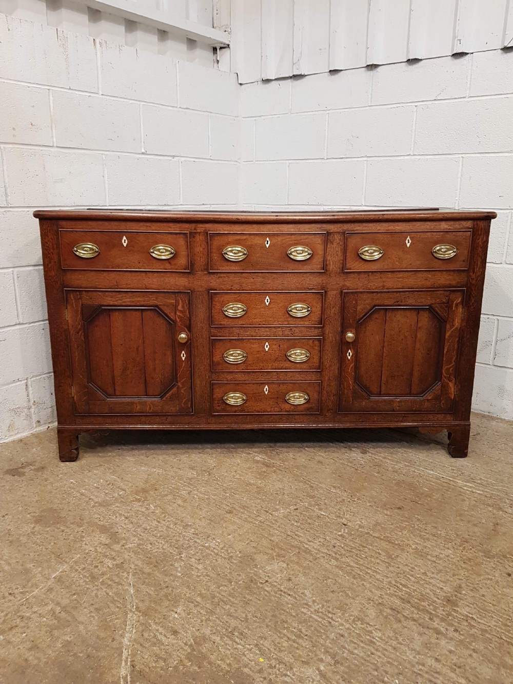 ANTIQUE 18TH CENTURY PERIOD OAK DRESSER BASE c1780 View III