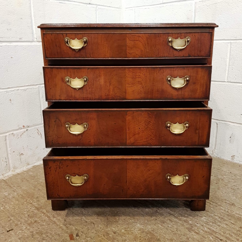 ANTIQUE 18TH  CENTURY PERIOD MAHOGANY DWARF CHEST OF DRAWERS C1780 View II