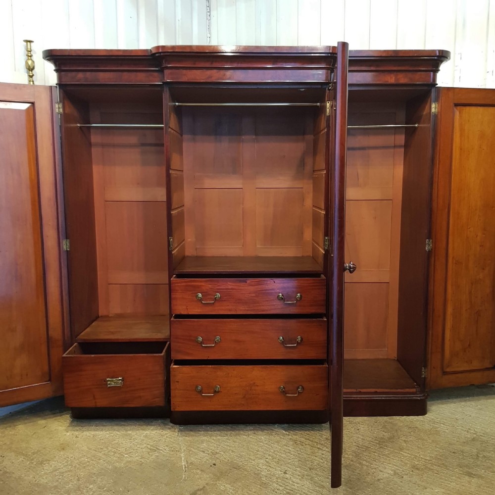 ANTIQUE VICTORIAN MAHOGANY BREAKFRONT TRIPLE WARDROBE COMPACTUM C1880 View VI