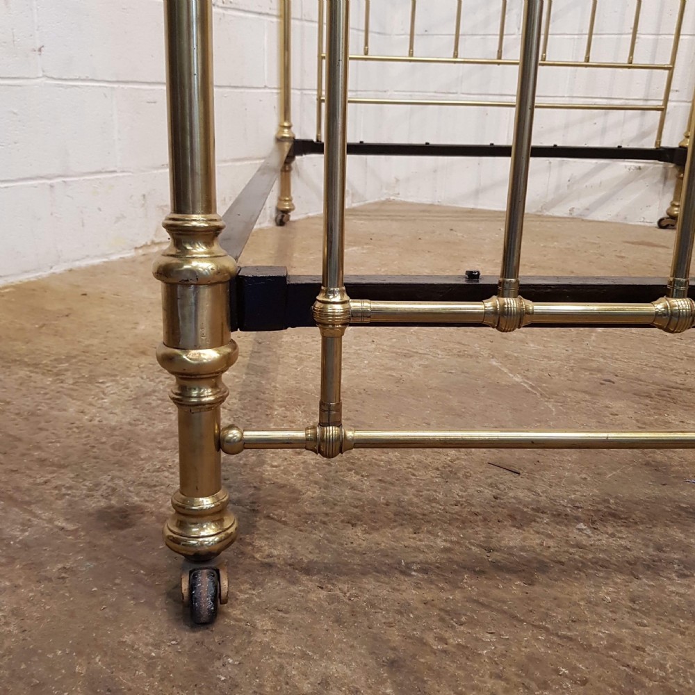 ANTIQUE VICTORIAN KING SIZE BRASS BED BY MAPLES & CO C1870 View VII