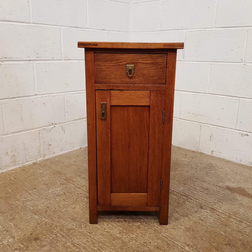 ANTIQUE PAIR ARTS & CRAFTS GOLDEN OAK BEDSIDE CABINETS C1890 View III