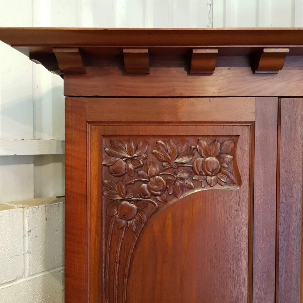 ANTIQUE ARTS & CRAFTS WALNUT TRIPLE WARDROBE C1890 View IV