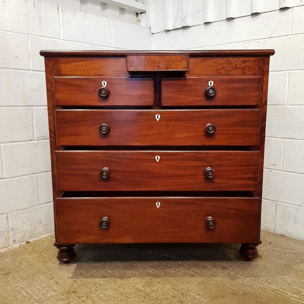 ANTIQUE WILLIAM 1V MAHOGANY CHEST OF DRAWERS  WITH SECRET DRAWER. C1830 View III