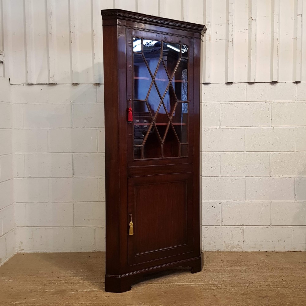 ANTIQUE LATE 18TH CENTURY FULL HEIGHT MAHOGANY CORNER CUPBOARD C1790 View IV