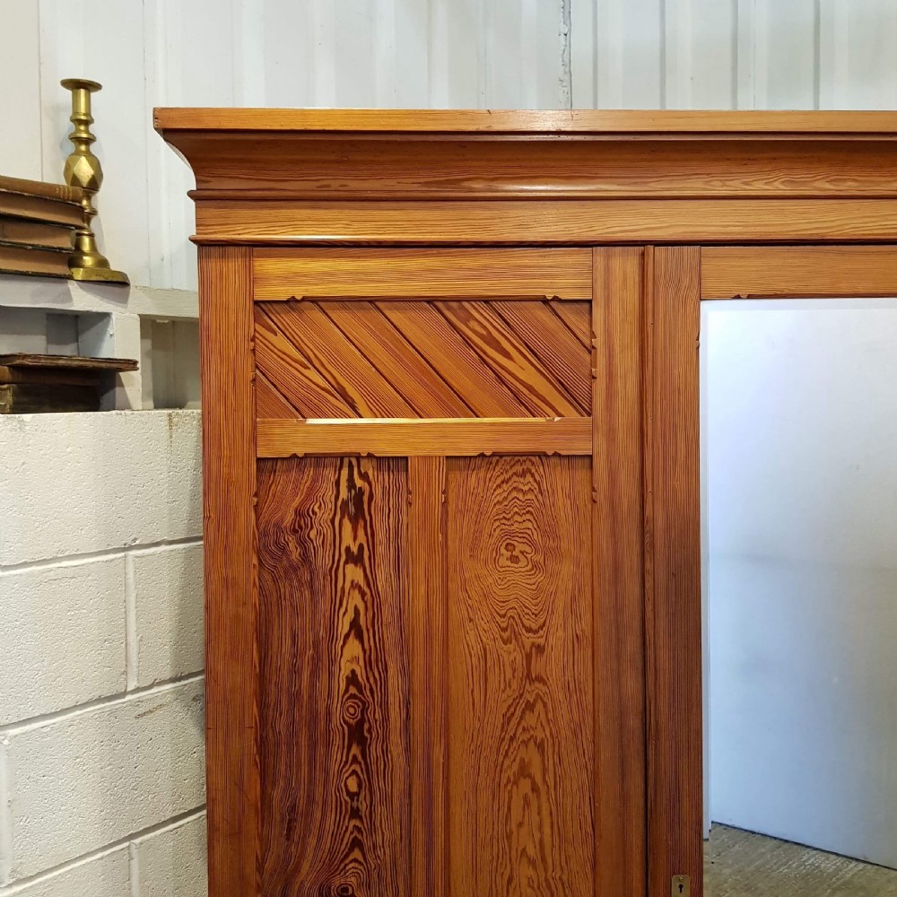 ANTIQUE LATE VICTORIAN PITCH PINE TRIPLE WARDROBE COMPACTUM C1890 View III