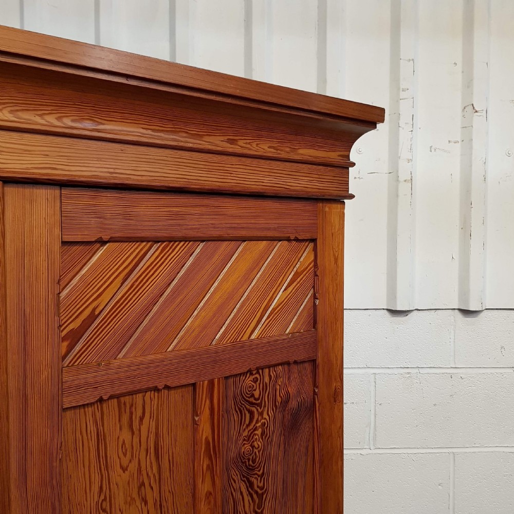 ANTIQUE LATE VICTORIAN PITCH PINE TRIPLE WARDROBE COMPACTUM C1890 View V