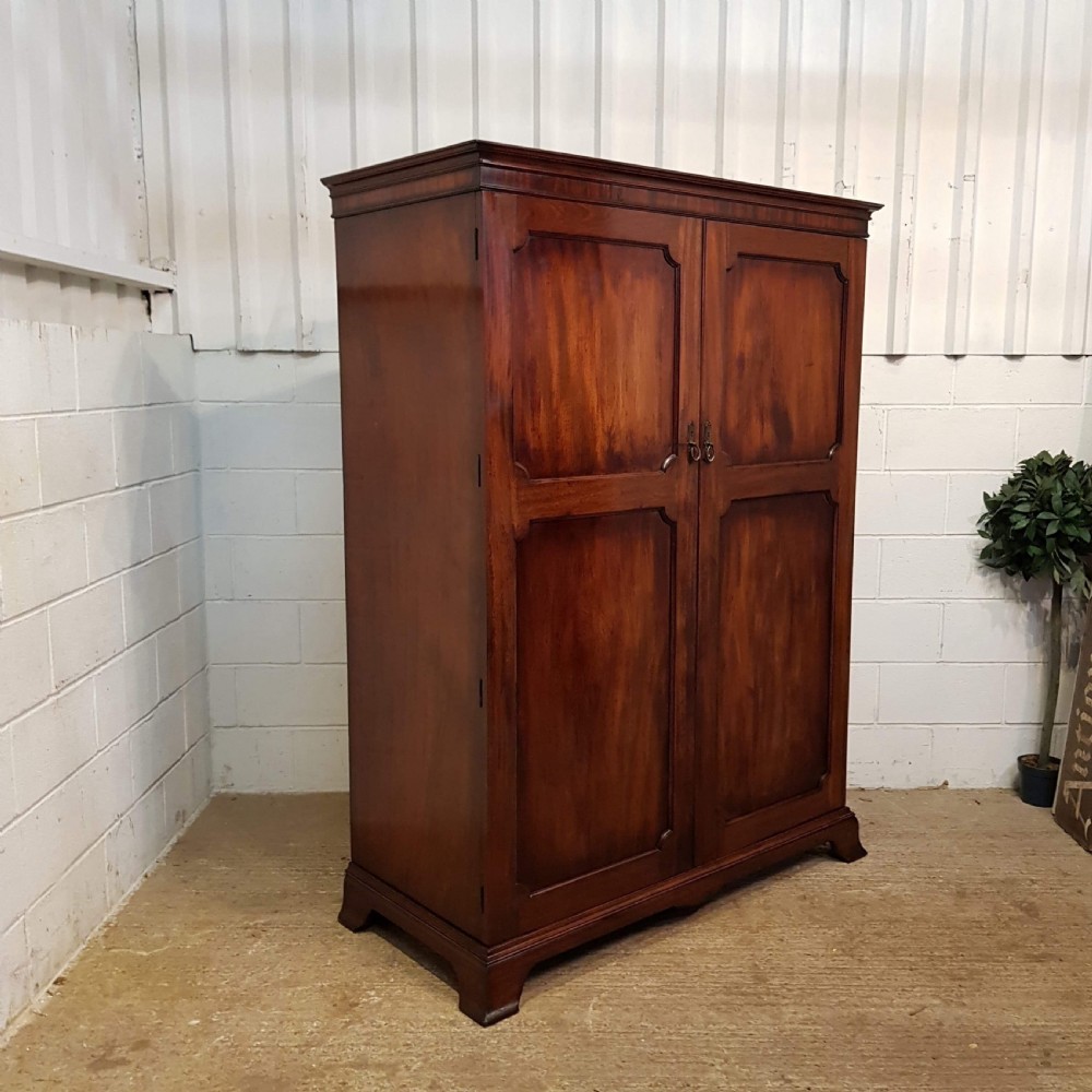 ANTIQUE EDWARDIAN MAHOGANY DOUBLE WARDROBE C1900 View IV