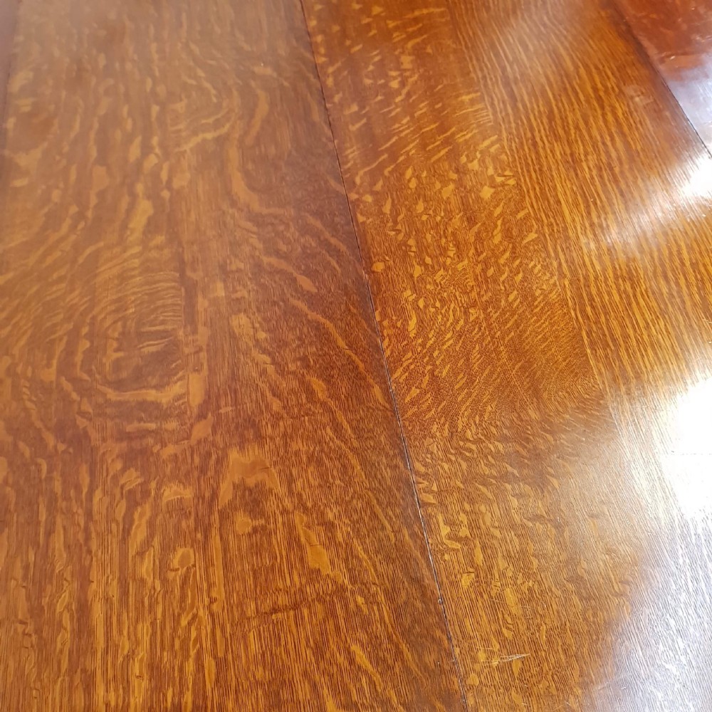 ANTIQUE VICTORIAN OAK EXTNDING DINING TABLE SEATS UP TO TWELVE. C1880 View IV