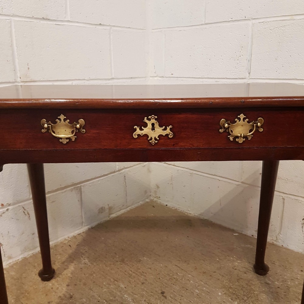 ANTIQUE 18TH CENTURY PERIOD MAHOGANY SIDE TABLE c1780 View II