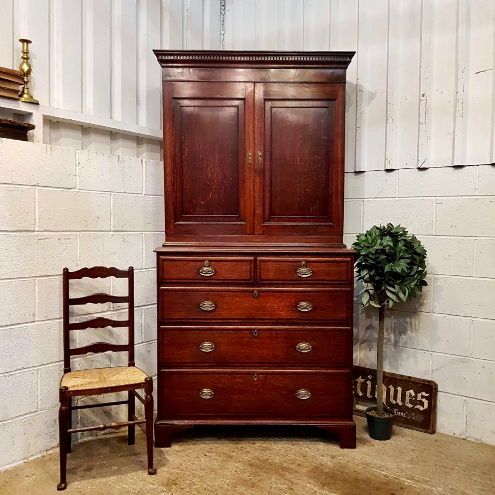 ANTIQUE 18TH CENTURY PERIOD OAK & MAHOGANY SMALL LINEN PRESS C1780