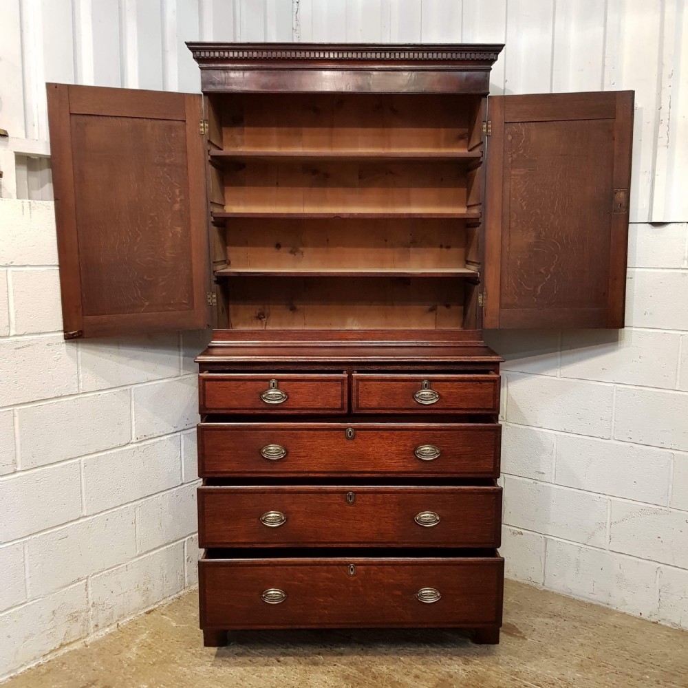 ANTIQUE 18TH CENTURY PERIOD OAK & MAHOGANY SMALL LINEN PRESS C1780 View III