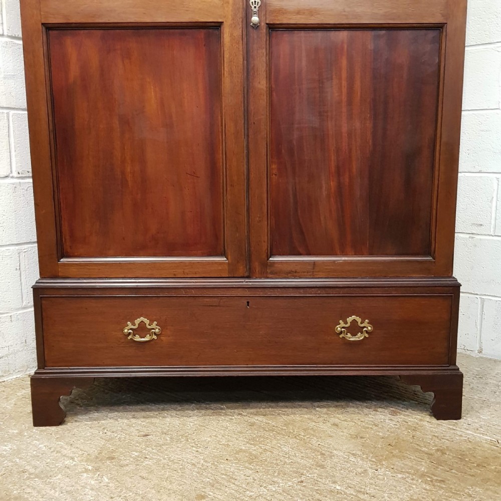 ANTIQUE LATE GEORGIAN PERIOD MAHOGANY DOUBLE WARDROBE C1800 View II