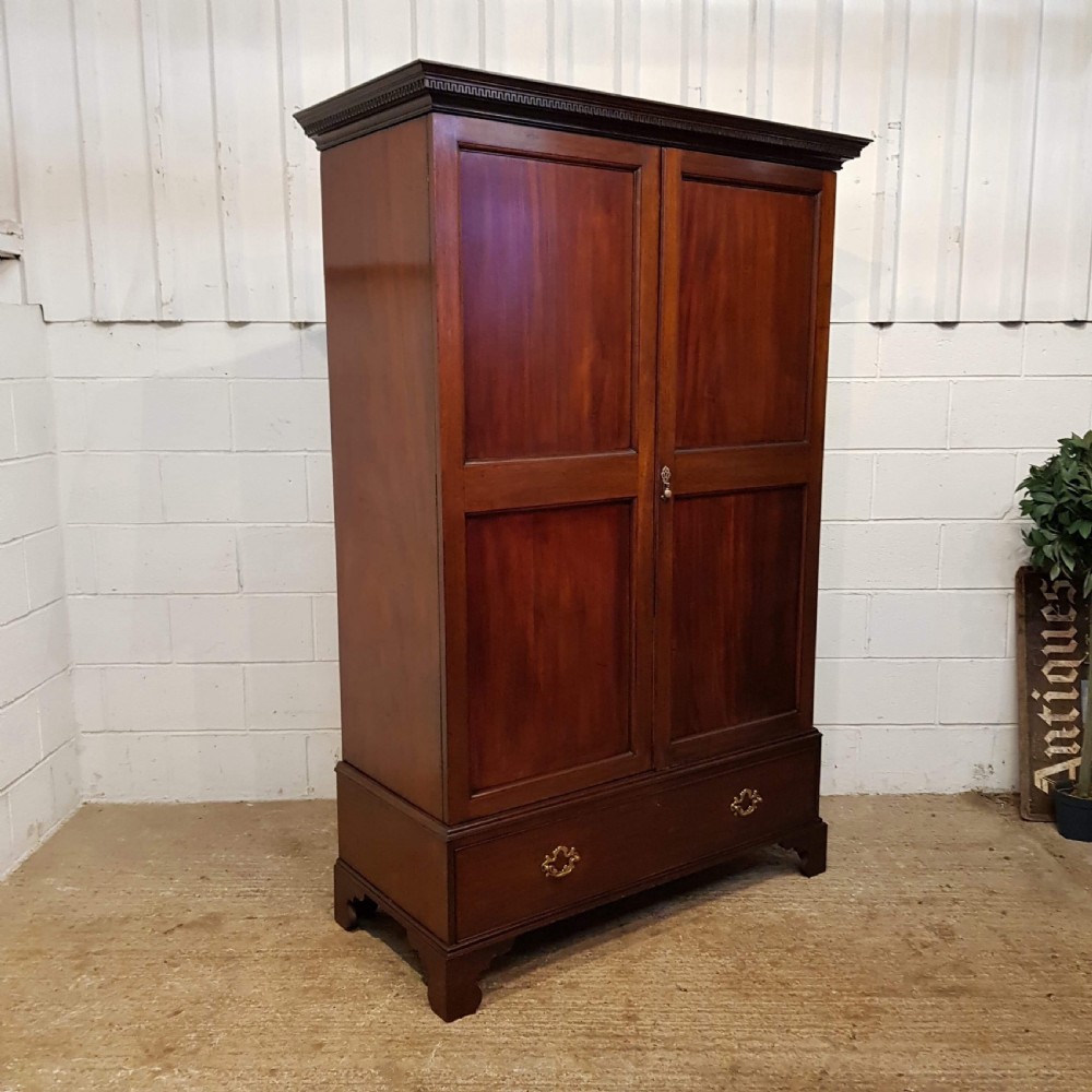 ANTIQUE LATE GEORGIAN PERIOD MAHOGANY DOUBLE WARDROBE C1800 View IV