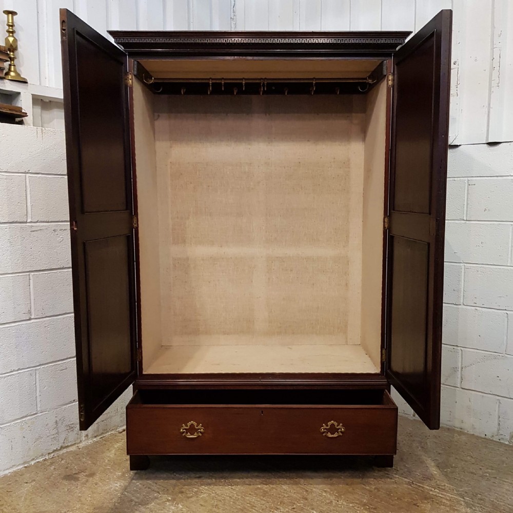 ANTIQUE LATE GEORGIAN PERIOD MAHOGANY DOUBLE WARDROBE C1800 View VI