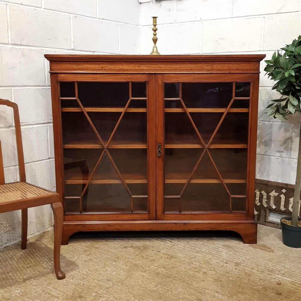 ANTIQUE EDWARDIAN REGENCY MAHOGANY ASTRAGAL GLAZED BOOKCASE C1900