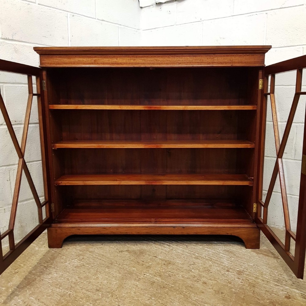 ANTIQUE EDWARDIAN REGENCY MAHOGANY ASTRAGAL GLAZED BOOKCASE C1900 View V