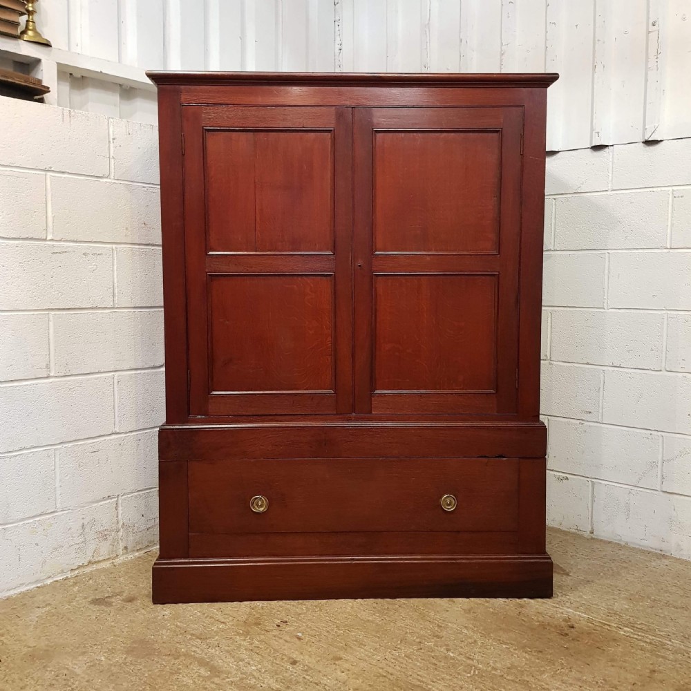 ANTIQUE VICTORIAN OAK CLOTHES PRESS C1880 View V