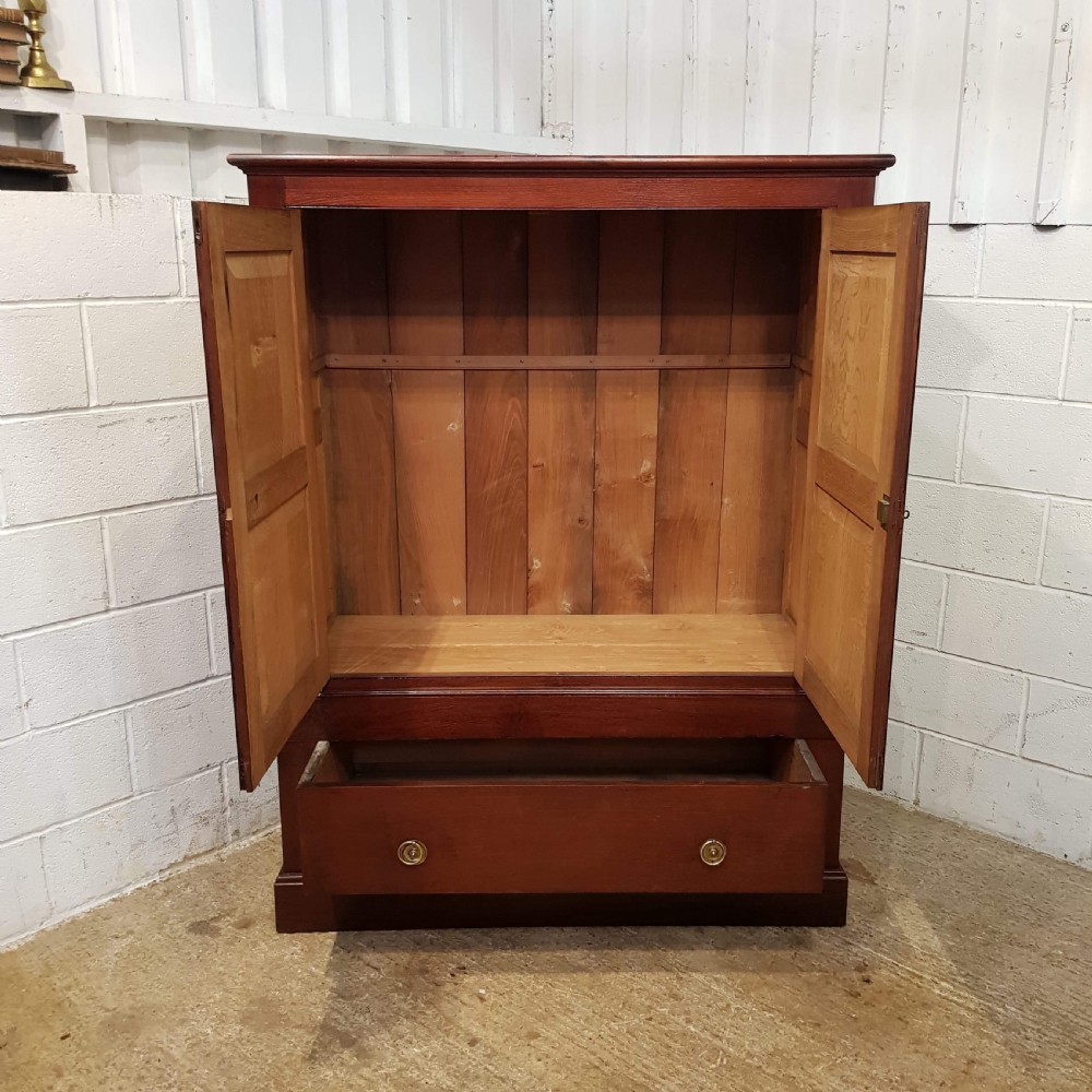 ANTIQUE VICTORIAN OAK CLOTHES PRESS C1880 View VI