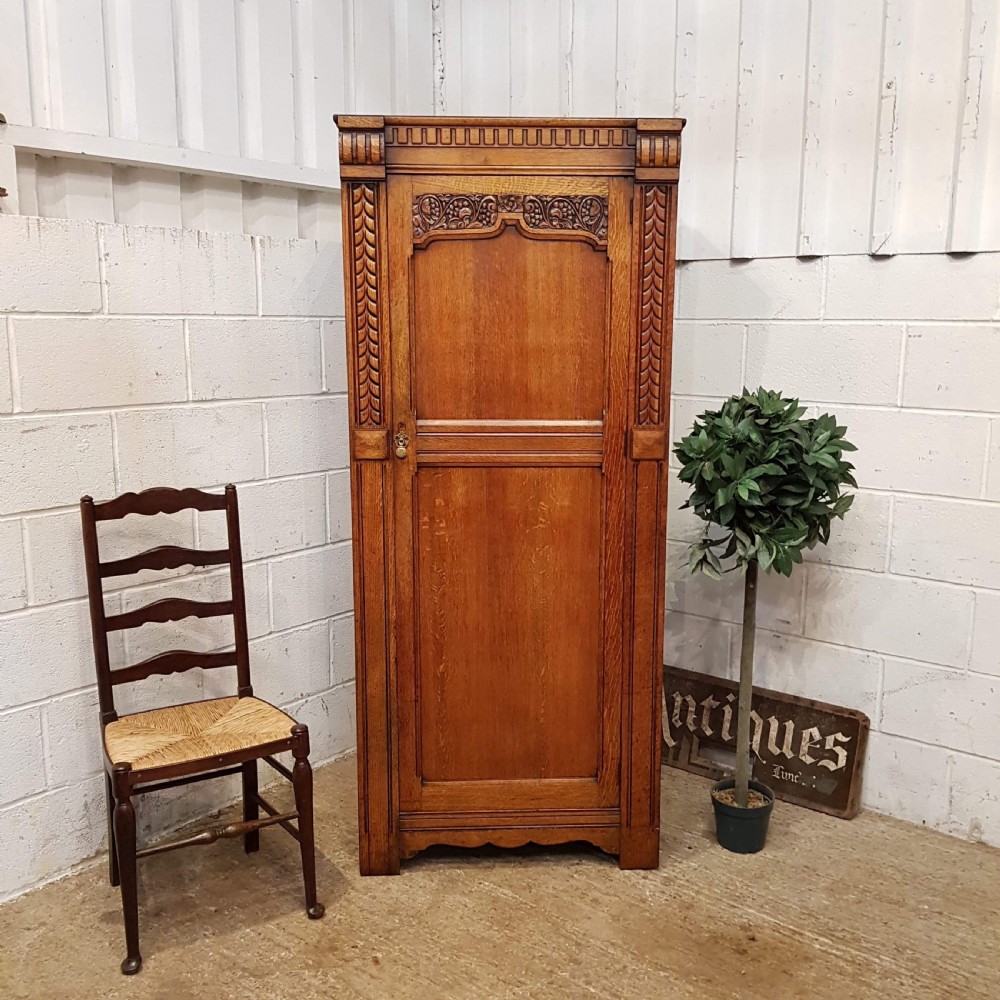ANTIQUE CARVED OAK HALL WARDROBE C1920