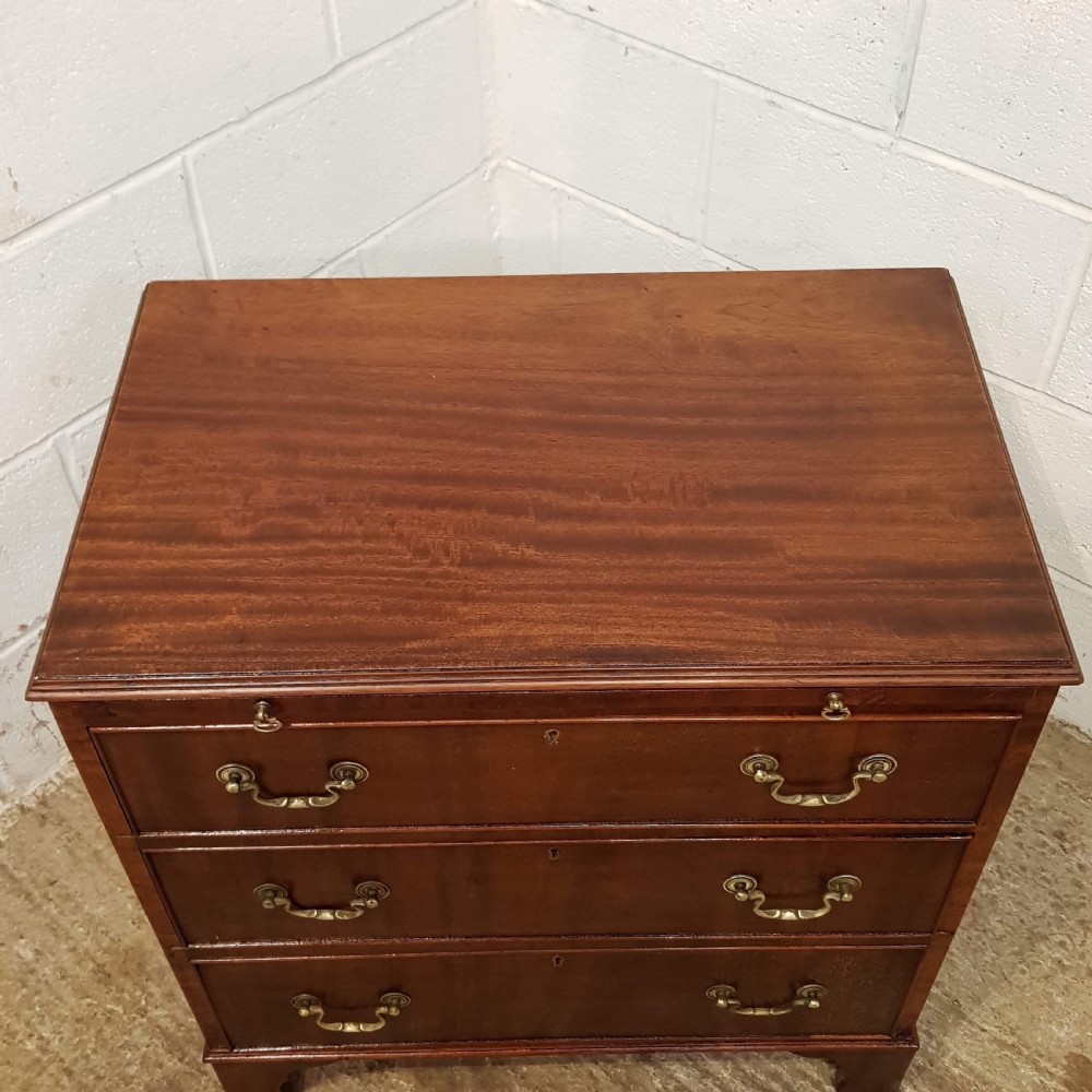 ANTIQUE EDWARDIAN MAHOGANY DWARF CHEST OF DRAWERS WITH BRUSH SLIDE C1900 View IV