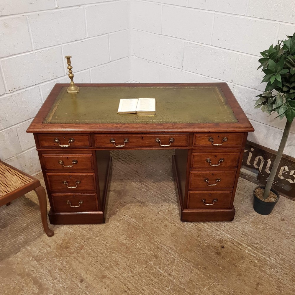 ANTIQUE LATE VICTORIAN MAHOGANY TWIN PEDESTAL DESK C1890