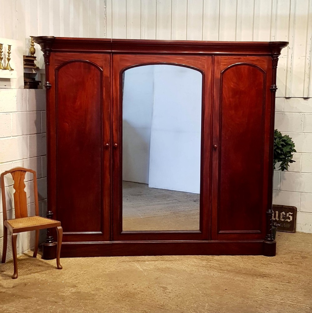 ANTIQUE LARGE VICTORIAN MAHOGANY TRIPLE WARDROBE C1880