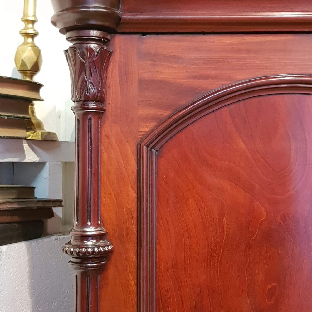 ANTIQUE LARGE VICTORIAN MAHOGANY TRIPLE WARDROBE C1880 View III