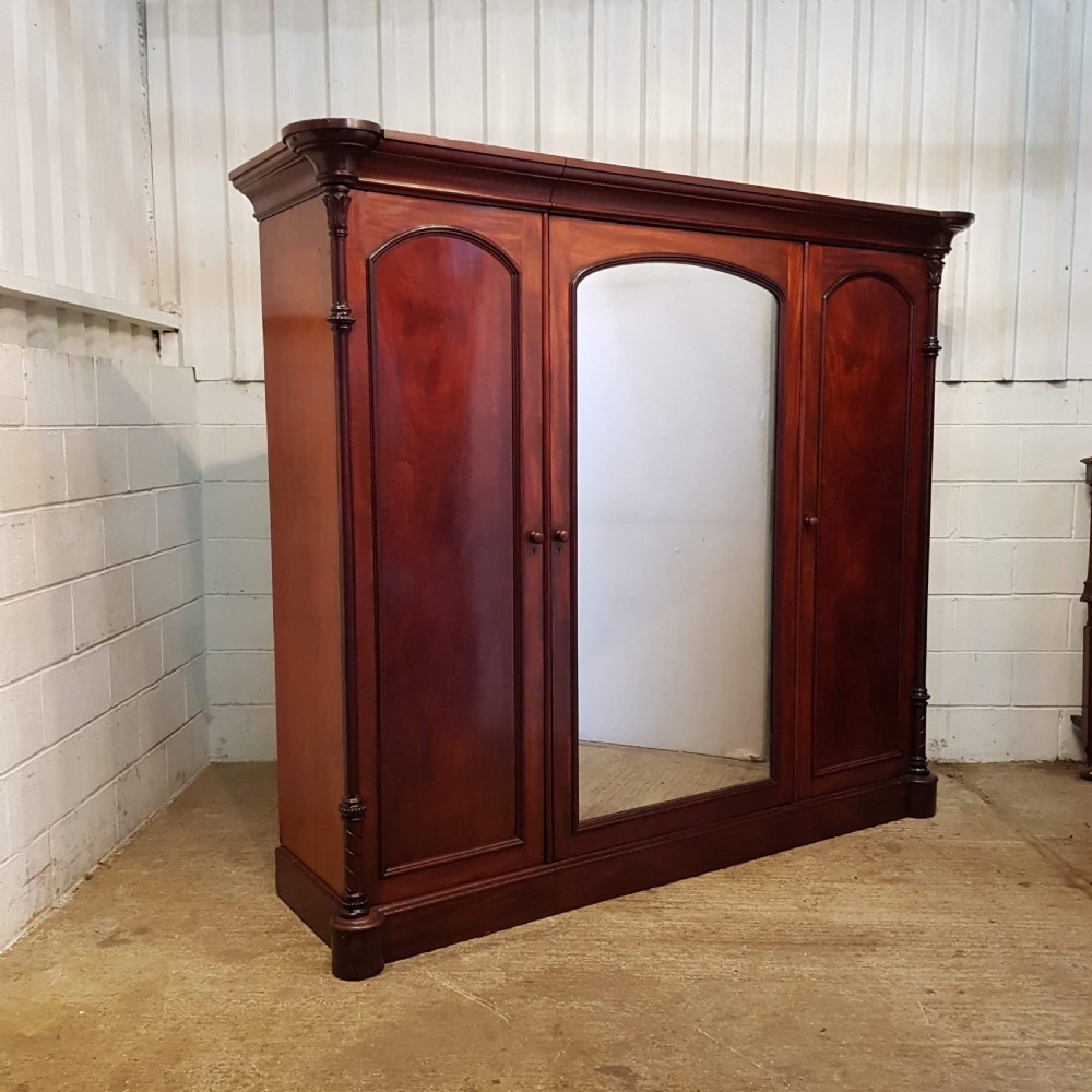 ANTIQUE LARGE VICTORIAN MAHOGANY TRIPLE WARDROBE C1880 View V