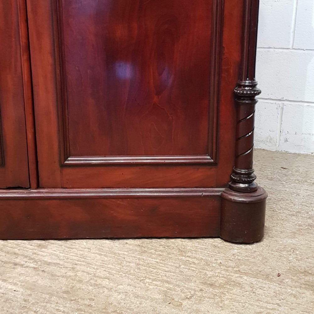 ANTIQUE LARGE VICTORIAN MAHOGANY TRIPLE WARDROBE C1880 View VIII