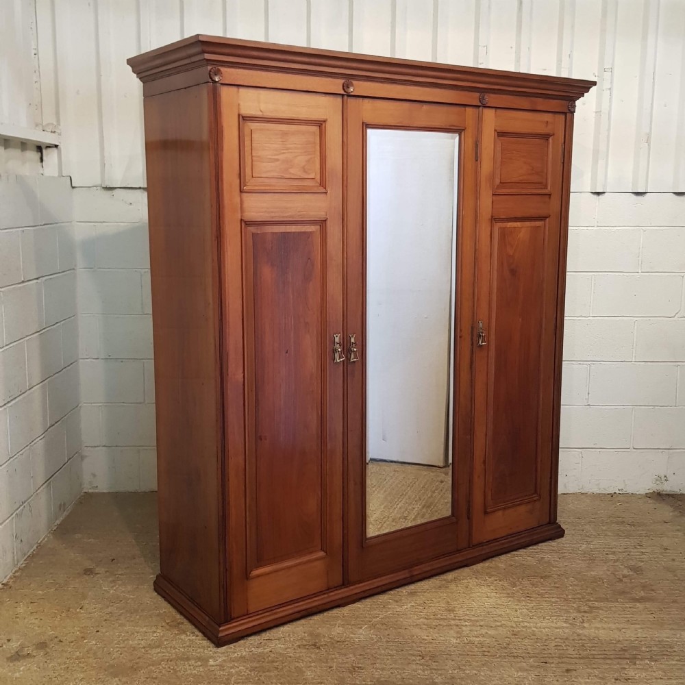 ANTIQUE EDWARDIAN WALNUT TRIPLE WARDROBE COMPACTUM C1900 View III