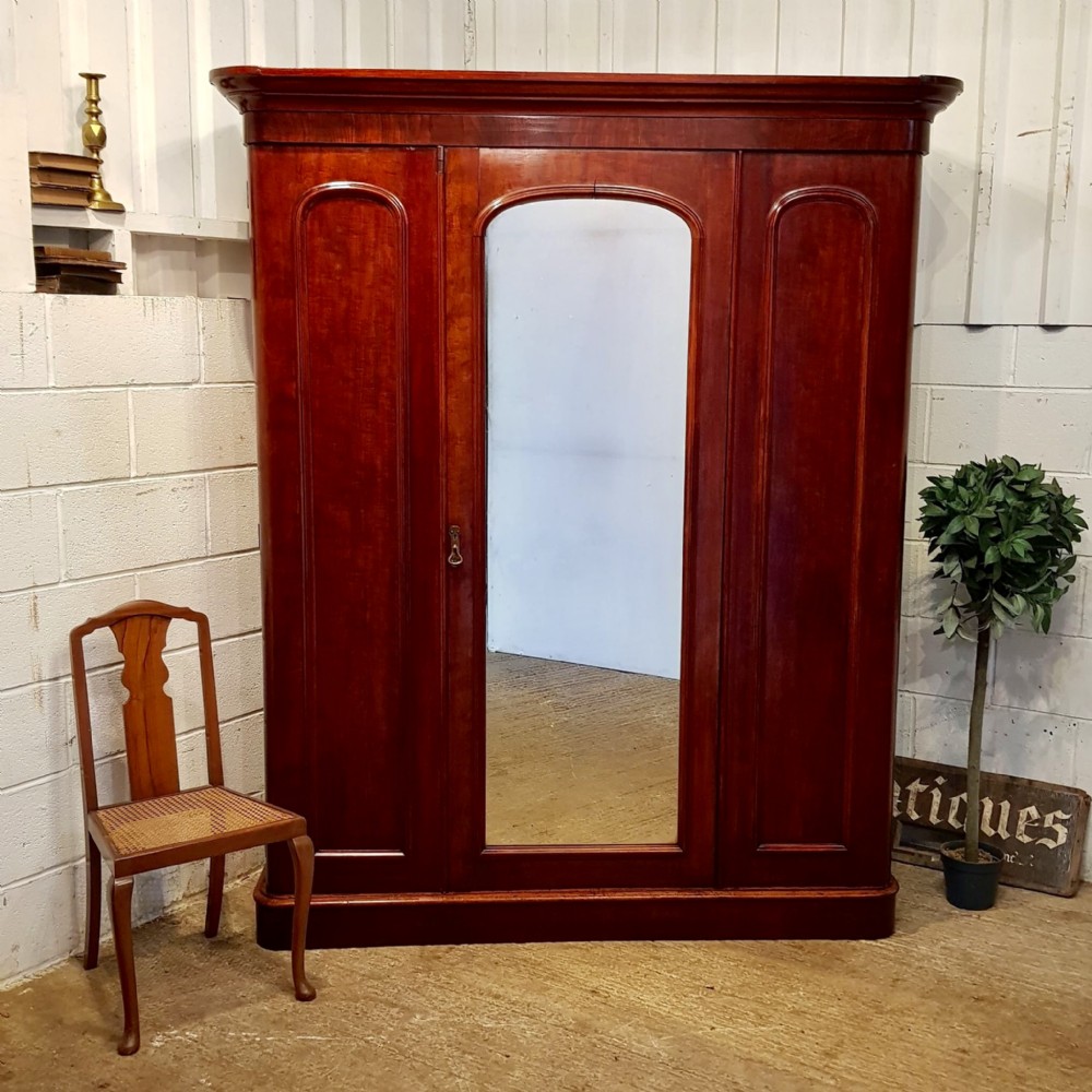 ANTIQUE VICTORIAN SMALL MAHOGANY TRIPLE WARDROBE COMPACTUM C1880