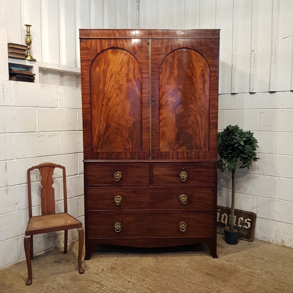 ANTIQUE REGENCY MAHOGANY CLOTHES PRESS C1820