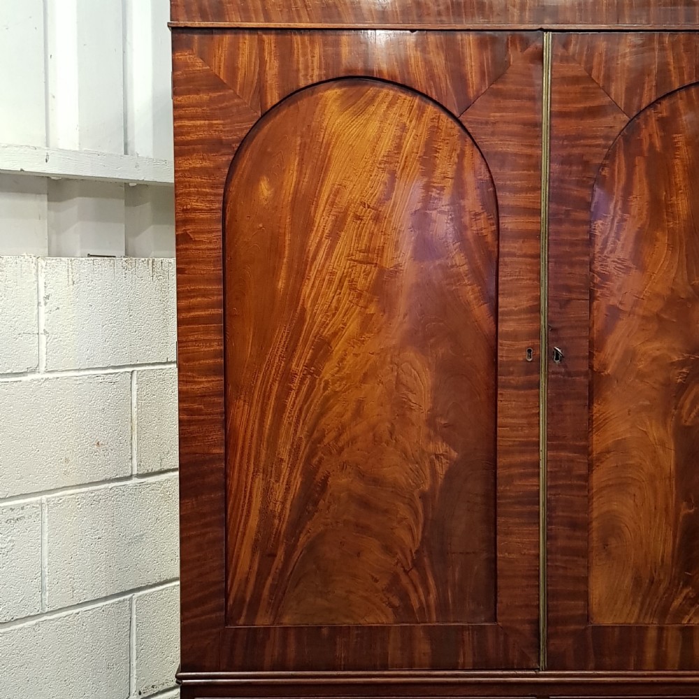 ANTIQUE REGENCY MAHOGANY CLOTHES PRESS C1820 View IV