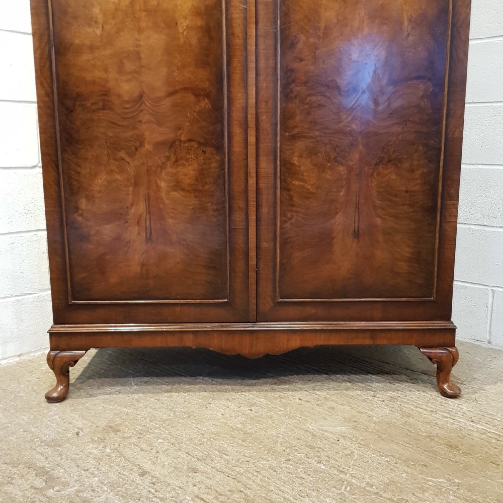 ANTIQUE BURR WALNUT DOUBLE WARDROBE C1920 View VII