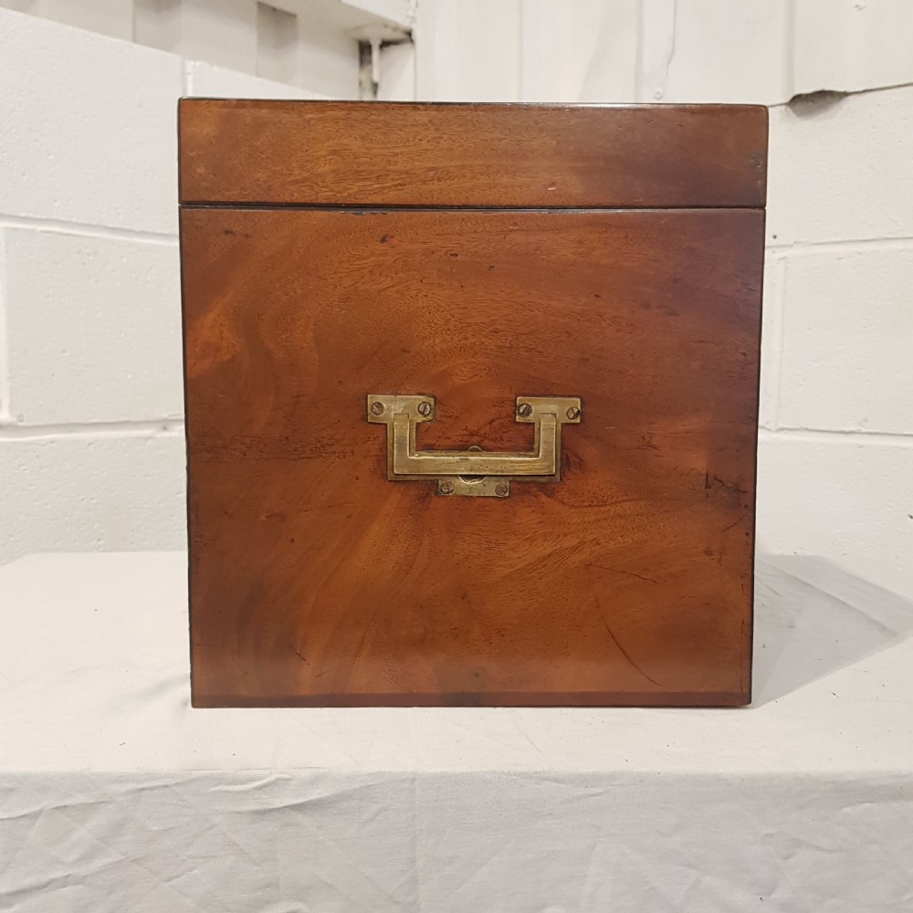 ANTIQUE REGENCY MAHOGANY CELLARETTE BOX C1820  View III
