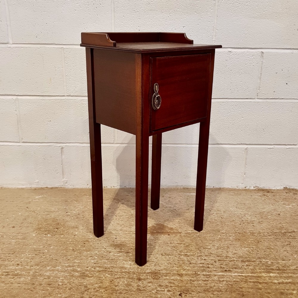 ANTIQUE PAIR MAHOGANY BEDSIDE CABINETS C1920 View III