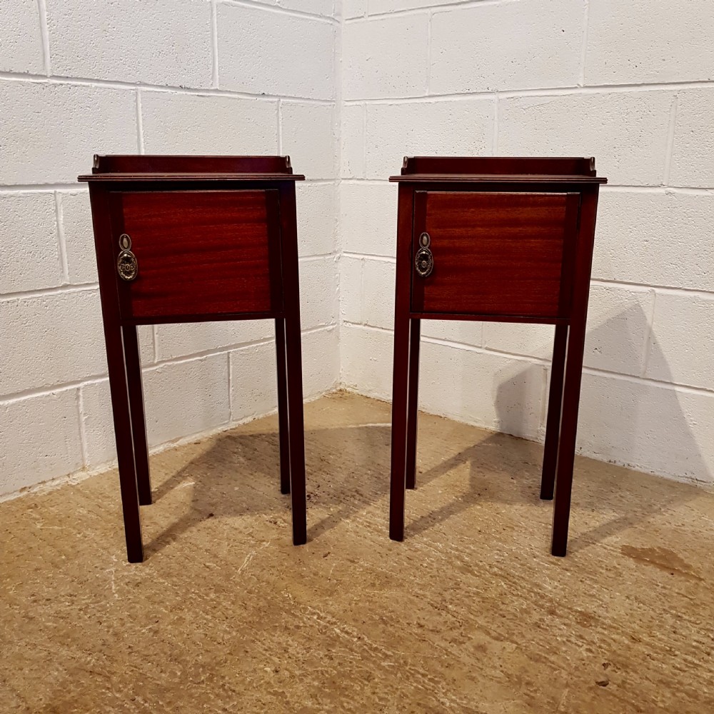 ANTIQUE PAIR MAHOGANY BEDSIDE CABINETS C1920 View IV