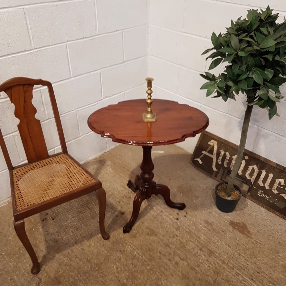 ANTIQUE VICTORIAN MAHOGANY TILT TOP TABLE C1880 View III