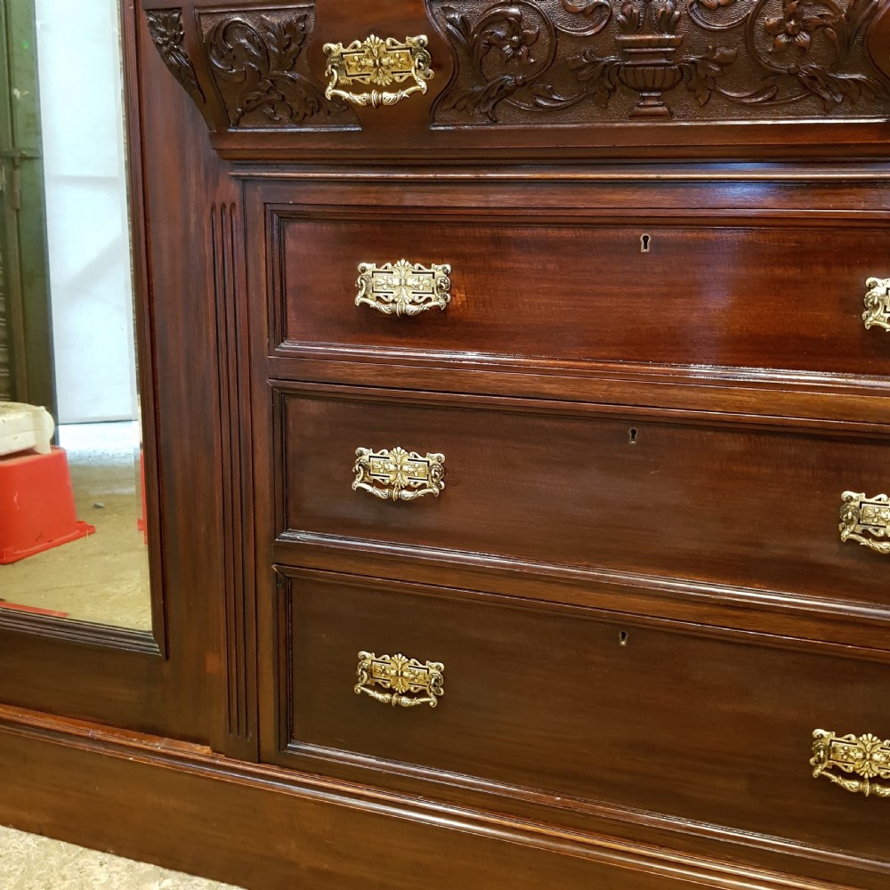ANTIQUE EDWARDIAN MAHOGANY TRIPLE BREAKFRONT WARDROBE C1900 View VIII