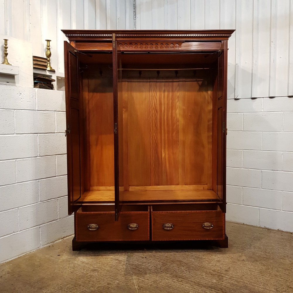ANTIQUE SMALL EDWARDIAN INLAID MAHOGANY TRIPLE WARDROBE C1900 View III