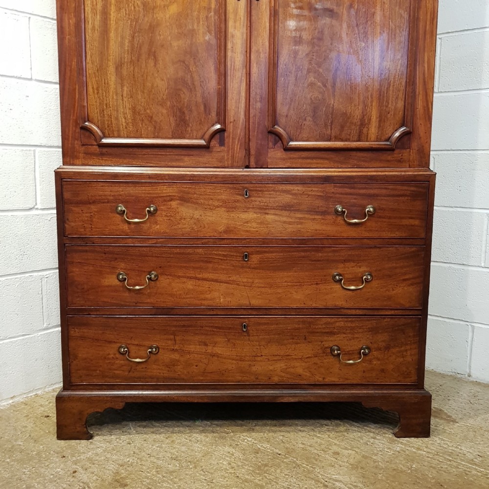 ANTIQUE GEORGIAN PERIOD MAHOGANY LINEN PRESS C1780 View VI